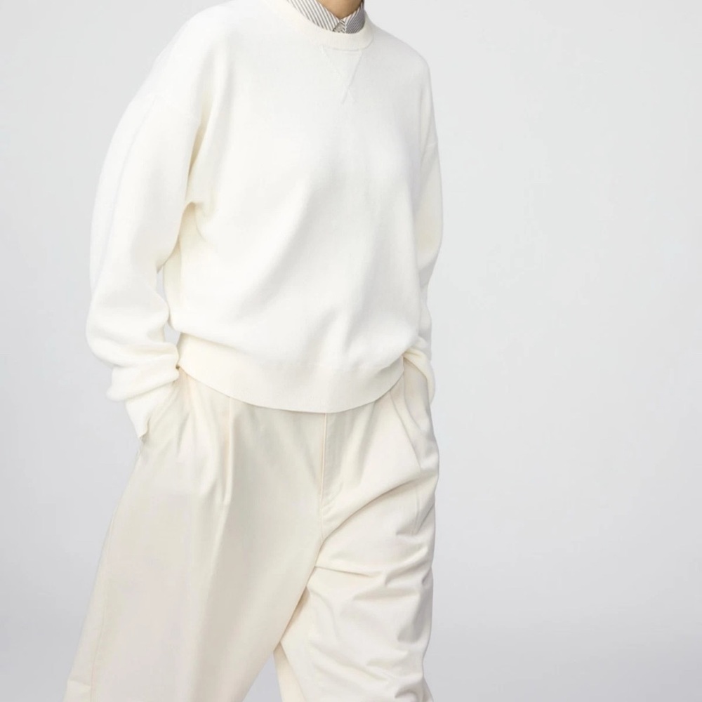 Uniqlo Classic Crewneck Sweatshirt Size M